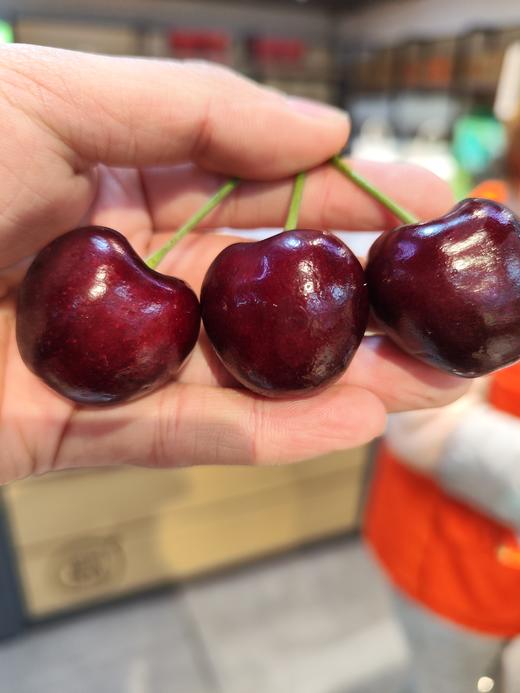 【团购特惠】桑提娜santina车厘子 ！果面干净！ 硬度好，新货浓甜微酸！收货后请放冷藏小段时间再食用，吃多少拿多少，坏果超过10颗以上包售后，轻微裂口，不予售后；介意慎拍~ 商品图5