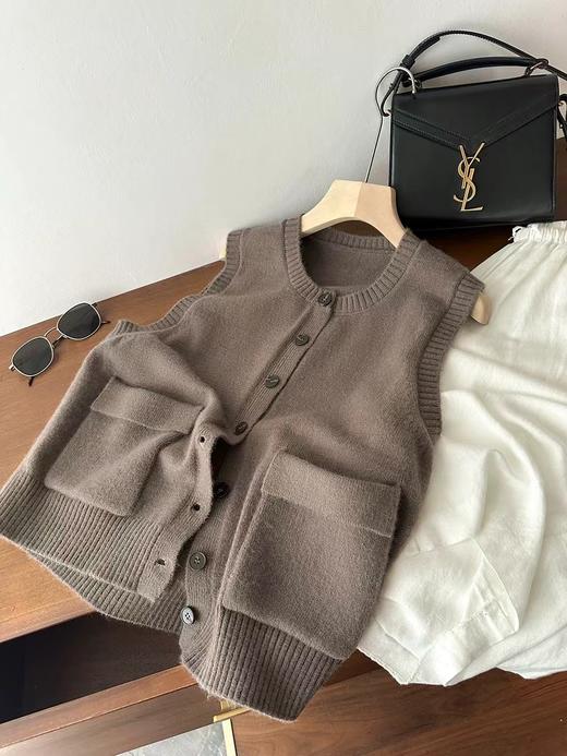 D121628老钱风！复古时尚百搭羊毛混纺单排扣圆领无袖针织马甲背心 商品图2