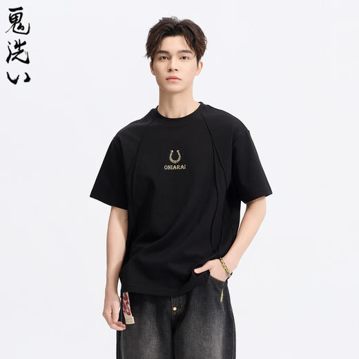 ONIARAI/鬼洗26春季新品黑金拓印风马纹线条分割短袖T男 B840293 商品图2