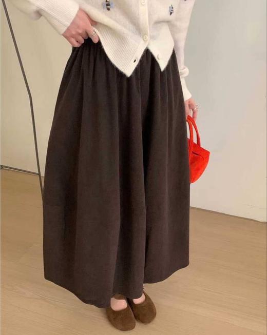 老米优品🎈3色入！《复古灯芯绒半身裙》秋冬穿搭宝藏单品，大裙摆复古温柔~ 商品图6