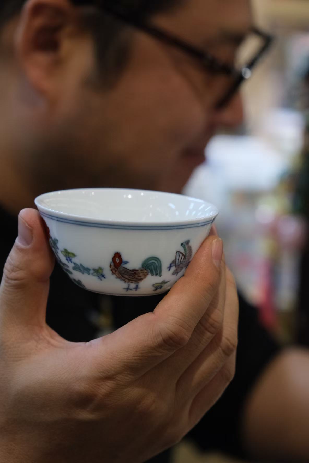 【景德镇茶具】手绘斗鸡杯  复古仿大明成化