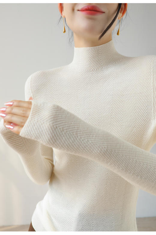 100%美利奴羊毛针织衫 轻盈无压 暖软热感 无缝一体成型  水波纹肌理 气质半高领 米思阳2025秋冬新款  舒适保暖 高弹力针织打底衫5016 商品图1