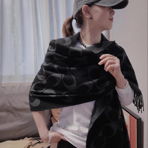 【圣诞送礼-COACH/蔻驰】蔻驰时尚百搭流苏字母印花 绒线围巾男女情侣同款 商品图6