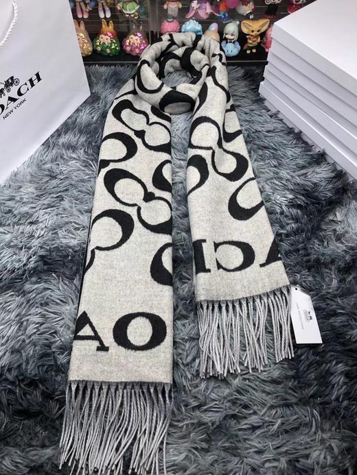 D121666围巾披肩两用字母满印流苏双面围巾 商品图1