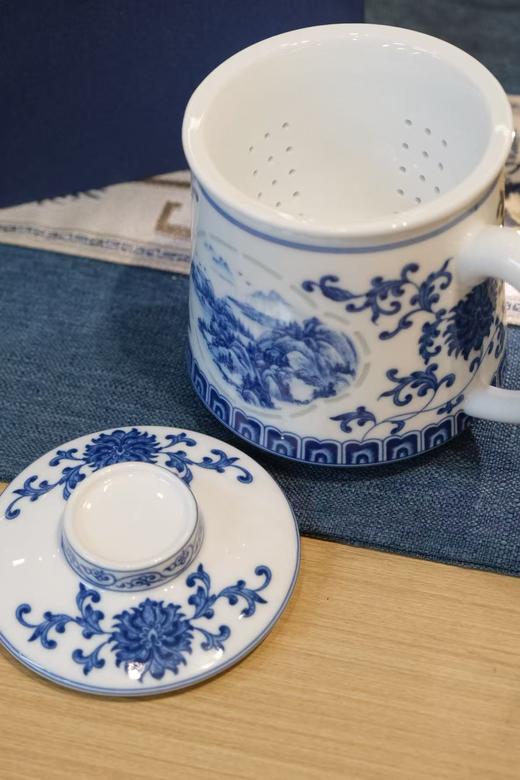【景德镇茶具】高白泥  青花玲珑 茶杯马克杯 茶水分离耐高温 开水杯办公杯礼品瓷 商品图5