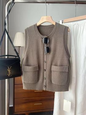 D121628老钱风！复古时尚百搭羊毛混纺单排扣圆领无袖针织马甲背心