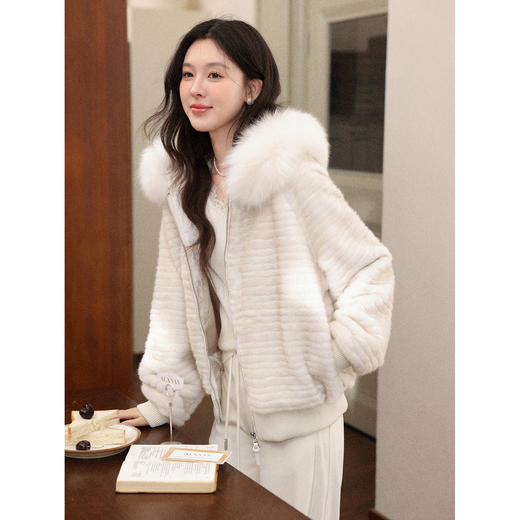 鹿向南【1220/20:00新品前1小时7折限量100件】杏色短外套 商品图1