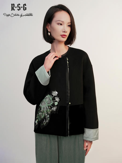 郭培成衣RSG「墨隐青棠」新中式丝绒拼接刺绣短上衣2025秋冬新品 商品图3