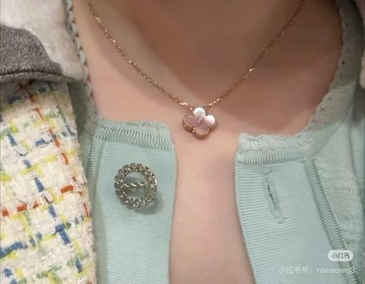 D121646新款2025圣诞四叶草天然粉色贝母项链 商品图2