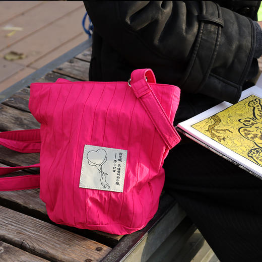 【升级款】自研文创《作家与猫》--水桶包 商品图3