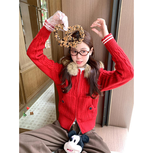 <曾小咸推荐>现货秒杀 ！微信超特价！韩系毛领连帽毛衣 日常279.99 立减120 秒杀159.99！！ 商品图2