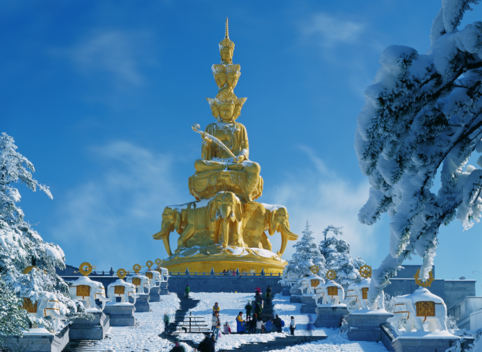 【春节】<四川6天深度精品团（1+1豪华大巴）>绵竹年画村、三星堆、宽窄巷子、峨眉山金顶祈福、乐山大佛、恐龙博物馆、熊猫基地、川剧变脸