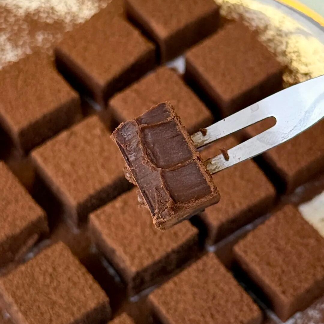 浅糖季生巧克力，精选厄瓜多尔翡翠庄园可可豆，品质在线，风味浓郁