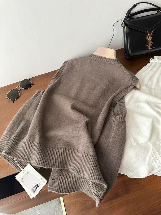 D121628老钱风！复古时尚百搭羊毛混纺单排扣圆领无袖针织马甲背心 商品图3