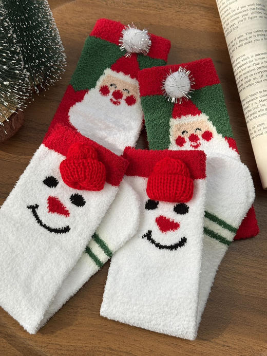 圣诞节的仪式感🎄【柠檬舒品·珊瑚绒圣诞袜】仅需💰9.9元2双❗珊瑚绒面料，立体小造型，满满的节日氛围感 商品图3