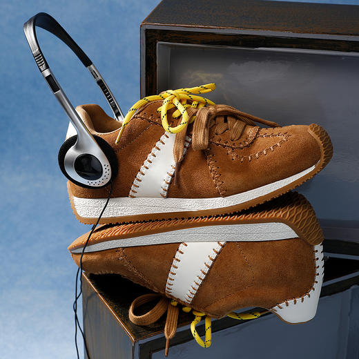 【上新】千百度复古双鞋带时尚休闲鞋女2026春季新款德训鞋运动鞋A26180721 商品图1