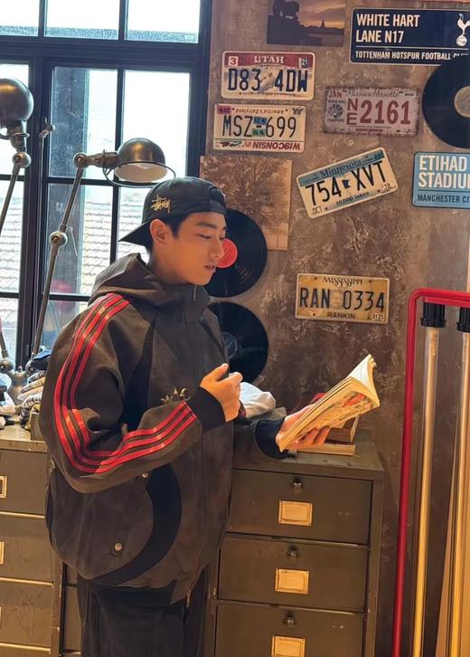 D121673联名款运动连帽拉链舒适夹克外套男女同款 商品图6