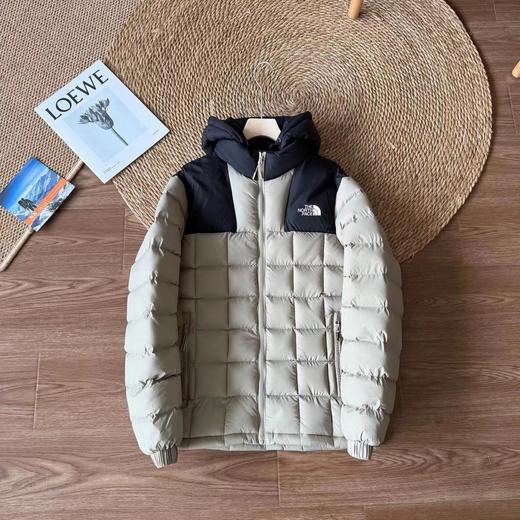 D121601男女同款简约拼色设计精典方格连帽棉服 商品图1