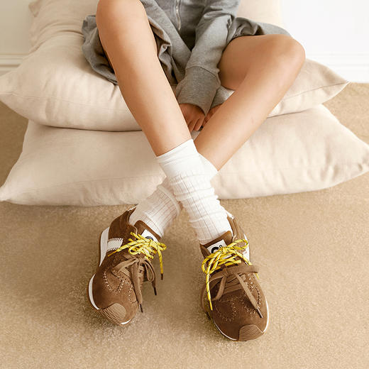 【上新】千百度复古双鞋带时尚休闲鞋女2026春季新款德训鞋运动鞋A26180721 商品图4