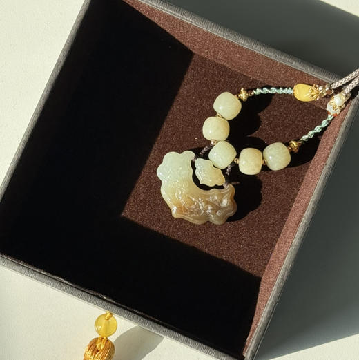 【和田玉孤品超值捡漏】新疆且末糖 新疆碧玉 带质检证书发货 商品图0