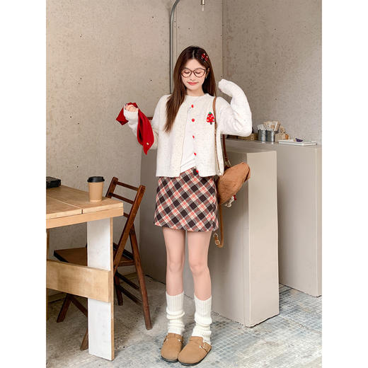 <曾小咸推荐>2.12现货秒杀 ！微信超特价！ 纯色围巾 日常79.99 立减50 秒杀29.99！！韩系短款毛衣开衫  秒杀109.99！！ 商品图2