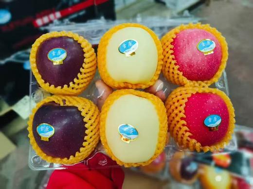 周五取货：【三色雪原苹果】一盒6只（3种口味）脆甜多汁。 商品图0