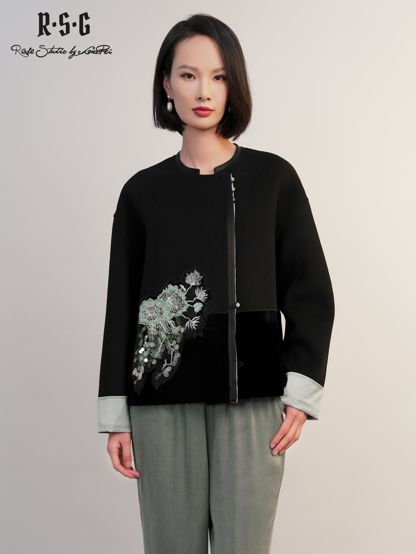 郭培成衣RSG「墨隐青棠」新中式丝绒拼接刺绣短上衣2025秋冬新品