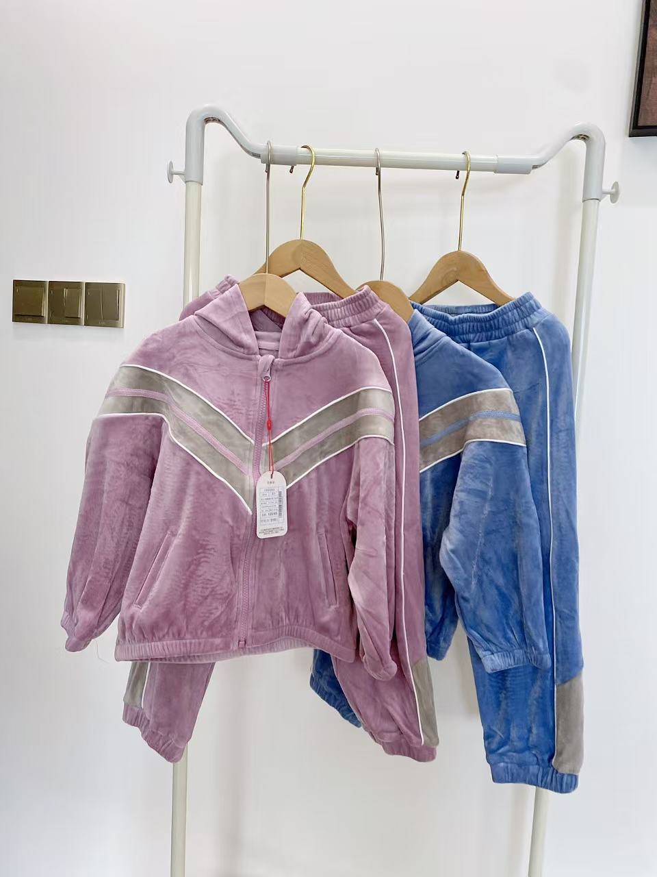 云仓【红豆正品】实体同步， 儿童宝宝绒连帽居家套装