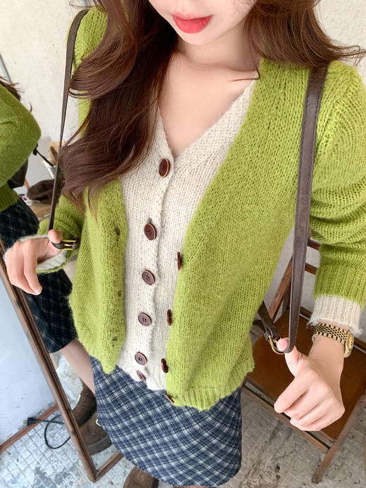 <曾小咸推荐>现货秒杀 ！微信超特价！撞色v领假两件毛衣 日常199.99 立减90 秒杀109.99！！ 商品图5