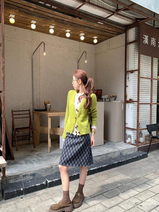 <曾小咸推荐>现货秒杀 ！微信超特价！撞色v领假两件毛衣 日常199.99 立减90 秒杀109.99！！ 商品图6