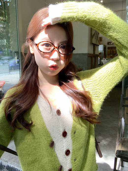 <曾小咸推荐>现货秒杀 ！微信超特价！撞色v领假两件毛衣 日常199.99 立减90 秒杀109.99！！ 商品图9