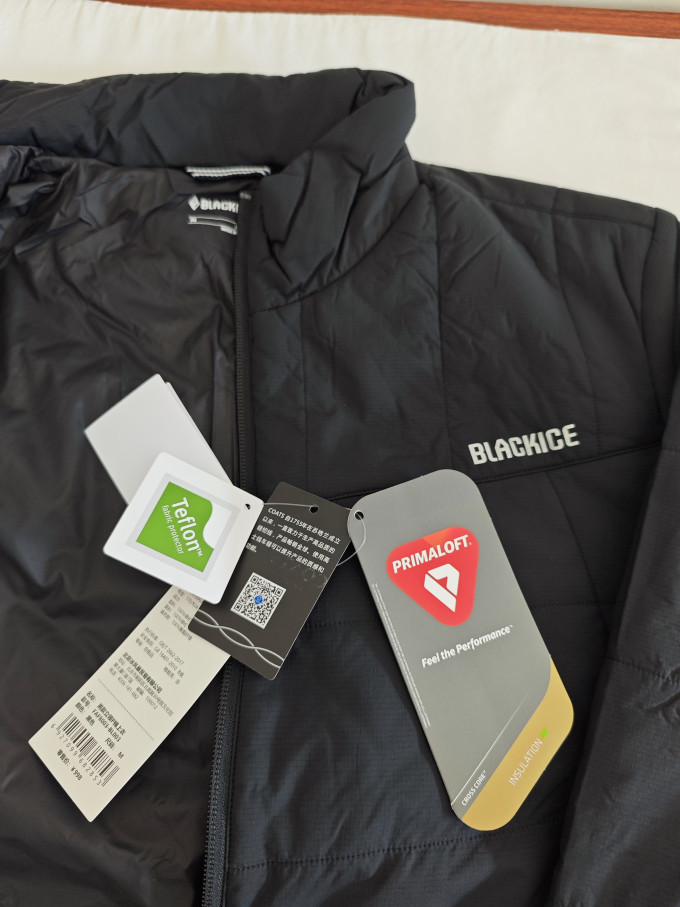 黑冰运动棉服怎么样 五百元以内，80g/㎡的黑冰金标p棉到底值不值？_什么值得买