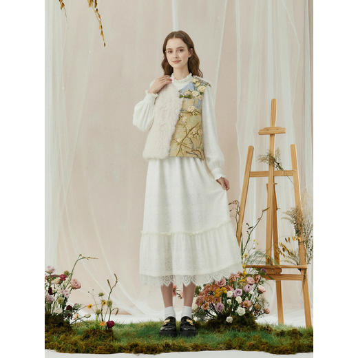 两三事梵高文艺 玉沙融雪 2025冬季新款毛绒拼接印花布盘扣马甲女 商品图4