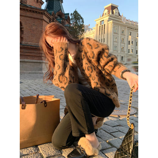 <曾小咸推荐>现货秒杀 ！微信超特价！ 复古豹纹毛衣开衫 日常199.99 立减110 秒杀89.99！！ 商品图3