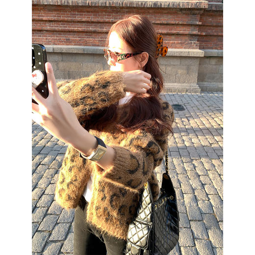 <曾小咸推荐>现货秒杀 ！微信超特价！ 复古豹纹毛衣开衫 日常199.99 立减110 秒杀89.99！！ 商品图2