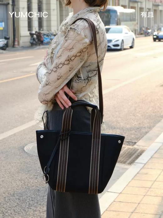 YUMCHIC/有且.菜篮子设计师款细条纹通勤手提水桶包高级感可斜挎（三天内发货） 商品图2