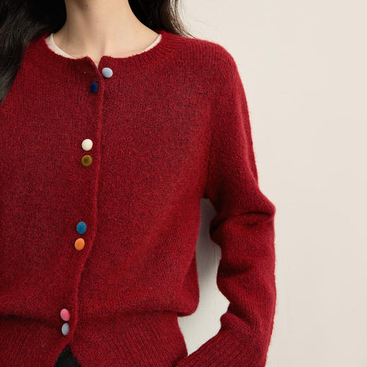 【周四狂欢价】熙世界含羊毛红色厚毛衣女新年穿搭2025秋冬复古长袖圆领针织开衫 商品图4