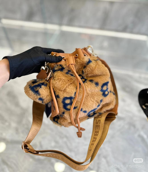 洋基队毛绒水桶包、斜挎包、腋下包 商品图4