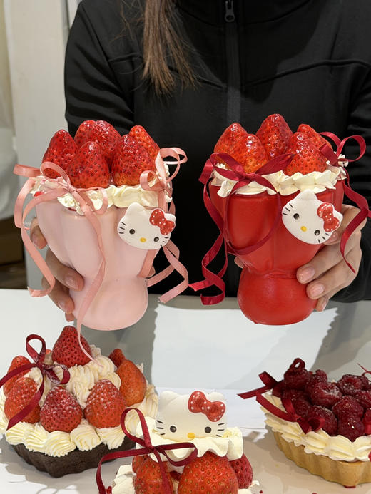 kt草莓巧克力花束蛋糕 商品图0