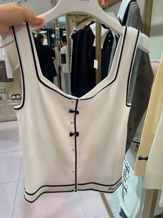 新款女士针织背心来了！随便穿都好看的小香风吊带小背心，不厚，软妹天菜！王牌单品！既复古优雅，又轻松高级，有能力令一切搭配单品变得优雅又轻松，原纱线，可单穿可叠穿！ 商品图3