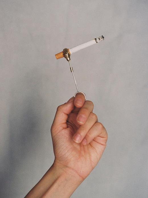 Beatriz Palacios 25AW 银镀金牵手烟夹项链 商品图5