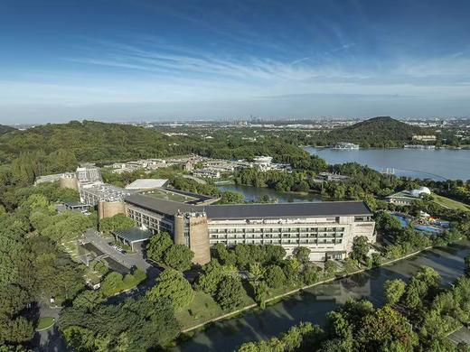 【佘山艾美】西翼高级房1晚含双早+双人佘山国家森林公园登高活动（仅限2025/12/31使用） 商品图1