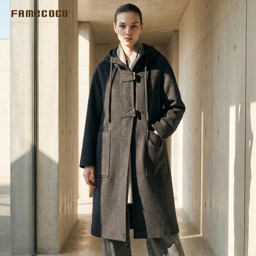 Famecoco范可儿宽松休闲连帽牛角扣大衣长款双面尼外套FAD8AQ108 商品图3