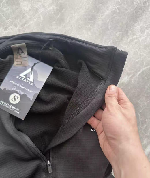 全新正品ALTAVIA半拉链内里加绒男士运动户外弹力抓绒衣，只有S 码 商品图4