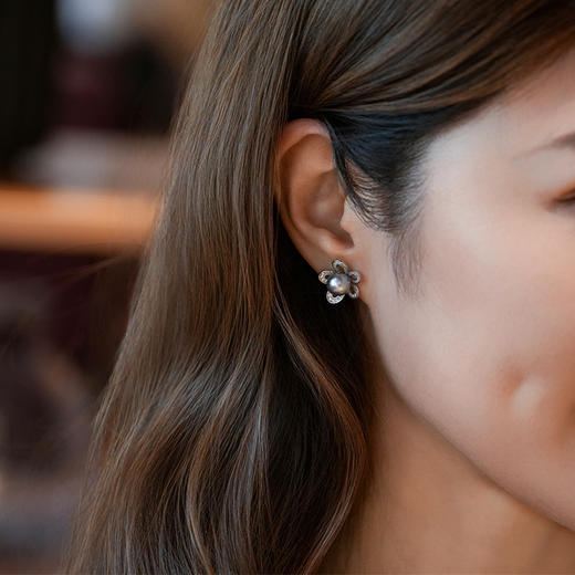 【秒杀】佐奈美（SANAMI)星芒绽露真多麻色海水珍珠耳钉 商品图3