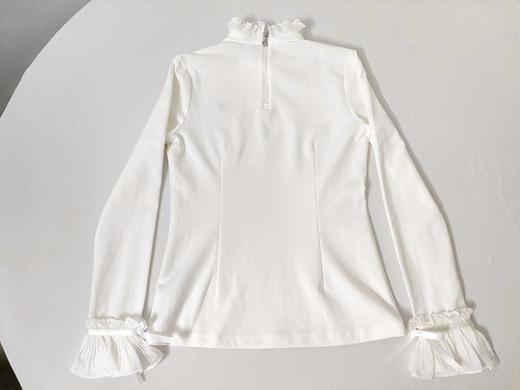 仙女🧚‍♀️家女士新款花边立领上衣来啦！非常lady的一款长袖！用水绒蕾丝褶皱工艺，注意区别外面市场货！手感柔和，优雅渗透到整个设计里，品质高也不会扎肉，双层也完全不会影响面料原有的柔软质感！ 商品图1