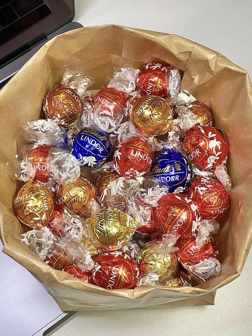 某猫旗舰店79+/盒咱这边今日开团59.9抢1大盒?Lindt瑞士莲·软心巧克力礼盒分享装 多种口味 款款不踩雷经典脆皮+软心 一口下去直接流心 商品图2