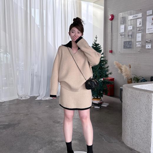 25AW上新 软软同款【格拉冬日】韩系休闲翻领撞色针织上衣+针织半裙套装 商品图1