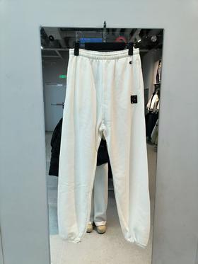冠军 针织长裤129.9 元（线上线下同步在售，不一定有货，介意勿拍）637066-NT