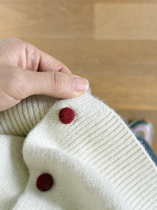 25冬--新年笑脸刺绣彩扣毛衣针织开衫【包邮+三天无理由退换】 商品图4